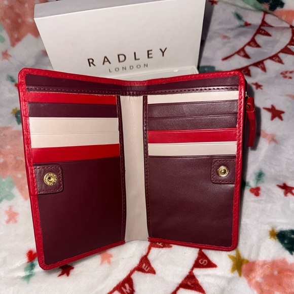 Great for a Gift π Radley London Red Wallet w/ Dog on it. NWT & comes w/ box. - Picture 4 of 14